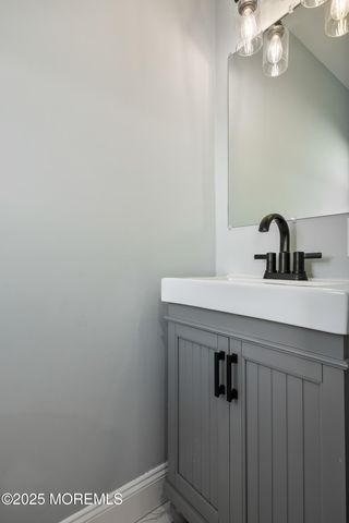 18 Bolingbroke Drive, Toms River, NJ 08757