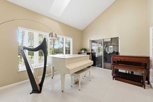 14410 64th Way N, Palm Beach Gardens, FL 33418