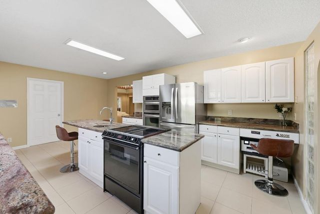 14410 64th Way N, Palm Beach Gardens, FL 33418