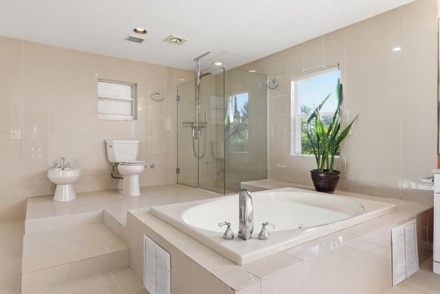 14410 64th Way N, Palm Beach Gardens, FL 33418