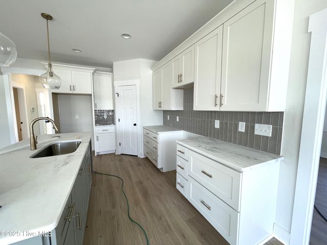 201 Coastline Circle, Swansboro, NC 28584