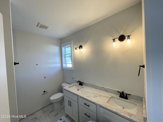 201 Coastline Circle, Swansboro, NC 28584