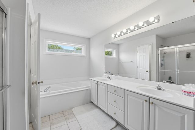 1573 Johnny Cake Alcove, Eagan, MN 55122