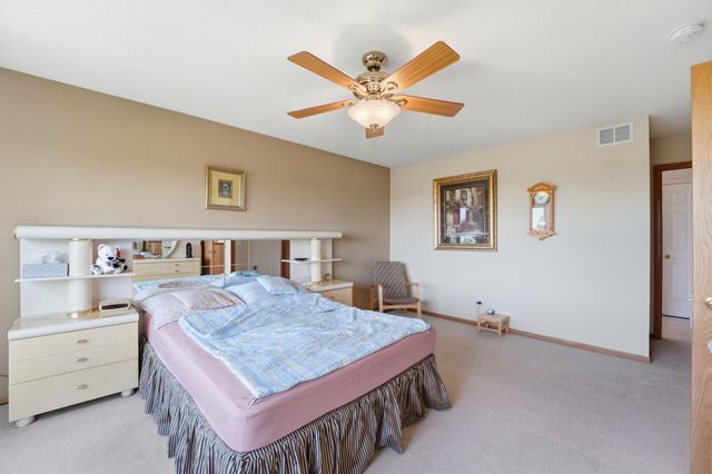1573 Johnny Cake Alcove, Eagan, MN 55122