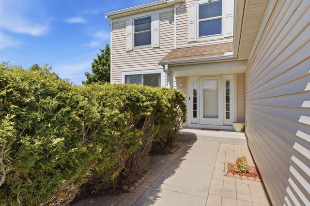 1573 Johnny Cake Alcove, Eagan, MN 55122