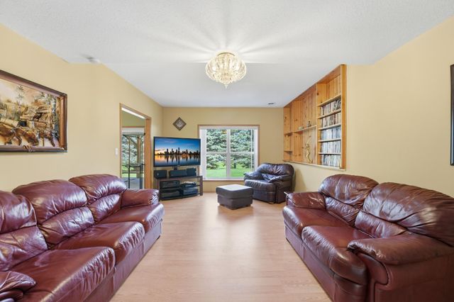 1573 Johnny Cake Alcove, Eagan, MN 55122