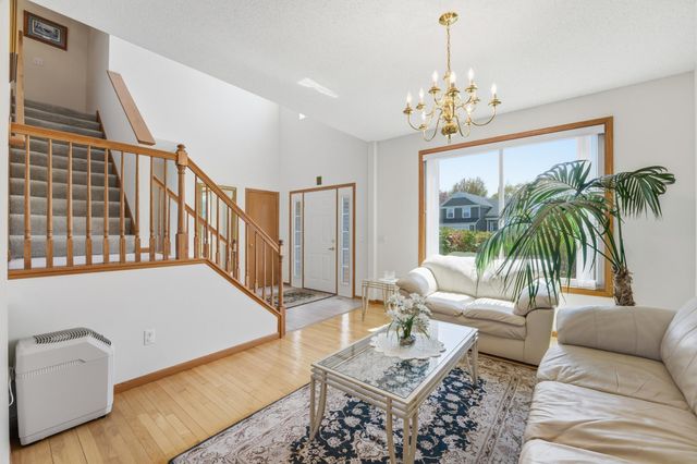 1573 Johnny Cake Alcove, Eagan, MN 55122