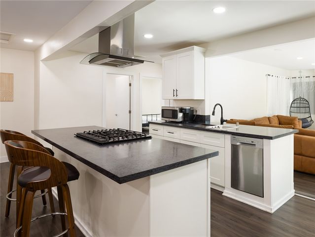 5518 W 117th Street, Hawthorne, CA 90304