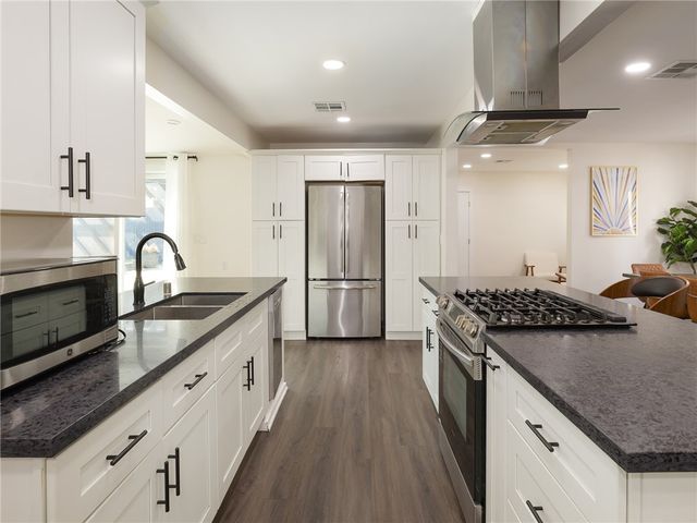 5518 W 117th Street, Hawthorne, CA 90304