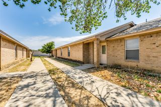 125 Cambridge Drive 3, Saginaw, TX 76179