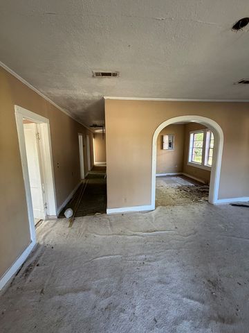1222 E Adams, Dothan, AL 36303