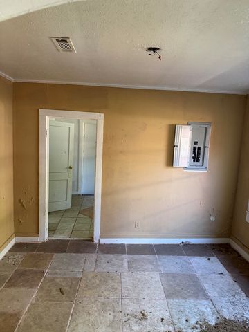 1222 E Adams, Dothan, AL 36303