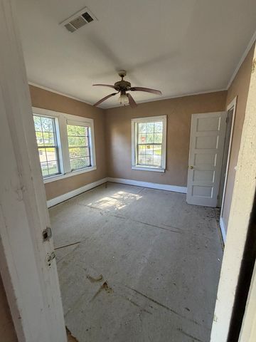 1222 E Adams, Dothan, AL 36303