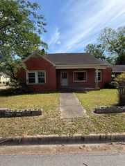 1222 E Adams, Dothan, AL 36303