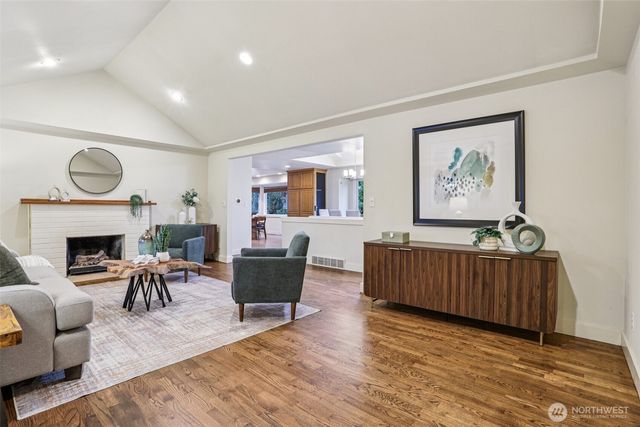 5733 155th Avenue NE, Redmond, WA 98052