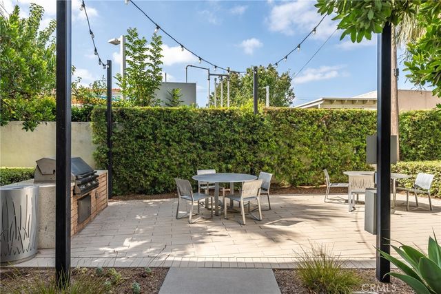 2850 N Glassell St, Orange, CA 92865