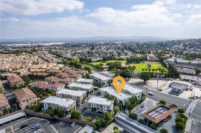 2850 N Glassell St, Orange, CA 92865