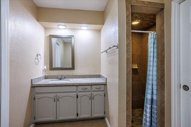 7324 Bramblewood Road, Fort Worth, TX 76133