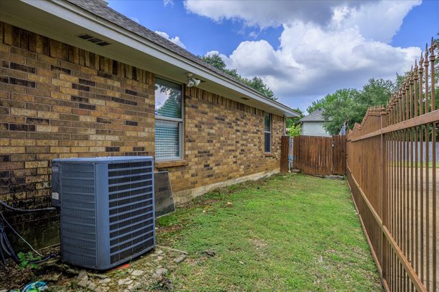 7324 Bramblewood Road, Fort Worth, TX 76133
