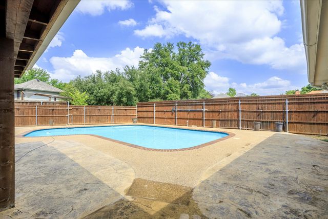 7324 Bramblewood Road, Fort Worth, TX 76133