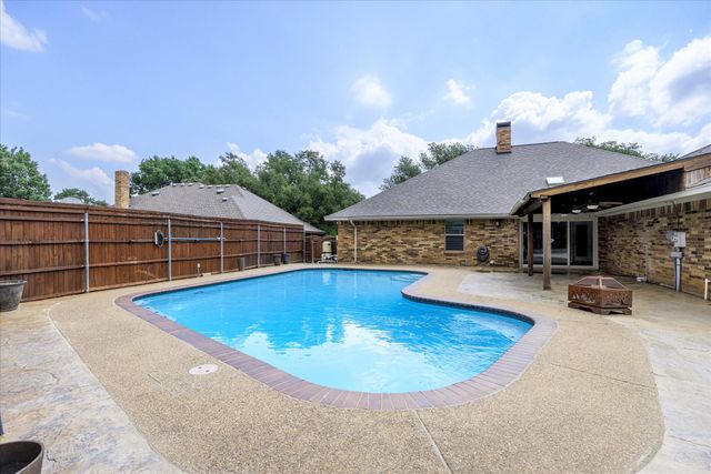 7324 Bramblewood Road, Fort Worth, TX 76133