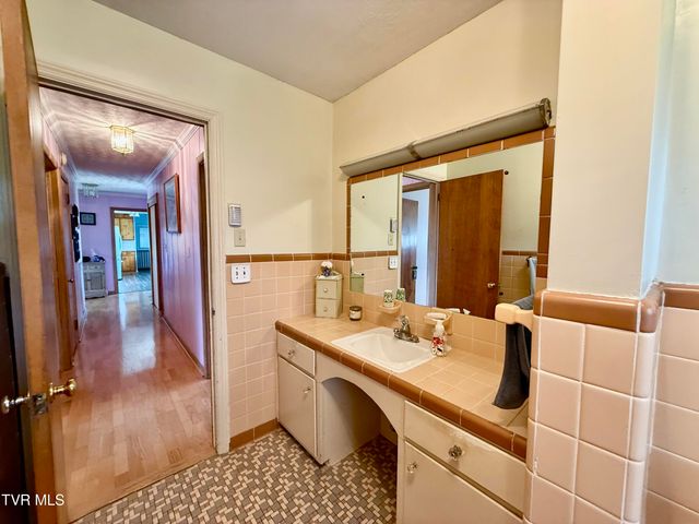 408 Forest Hills Drive, Kingsport, TN 37663