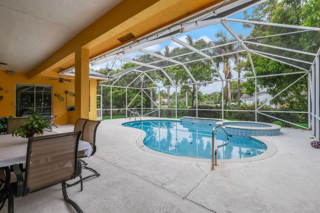 8023 N 120th Ave Avenue N, The Acreage, FL 33412