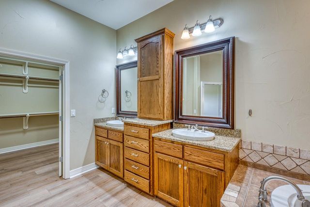 129 Hi Valley TRL A, Horseshoe Bay, TX 78657