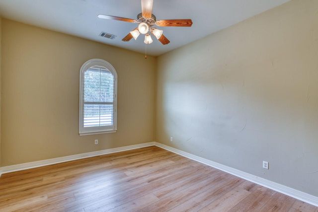 129 Hi Valley TRL A, Horseshoe Bay, TX 78657