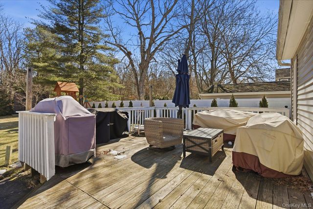 245 Norma Avenue, West Islip, NY 11795