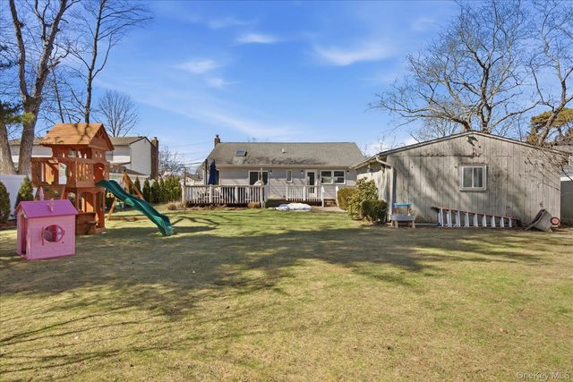 245 Norma Avenue, West Islip, NY 11795