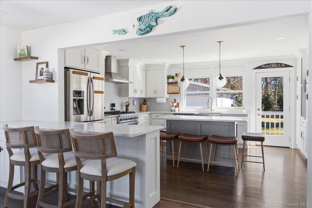 245 Norma Avenue, West Islip, NY 11795