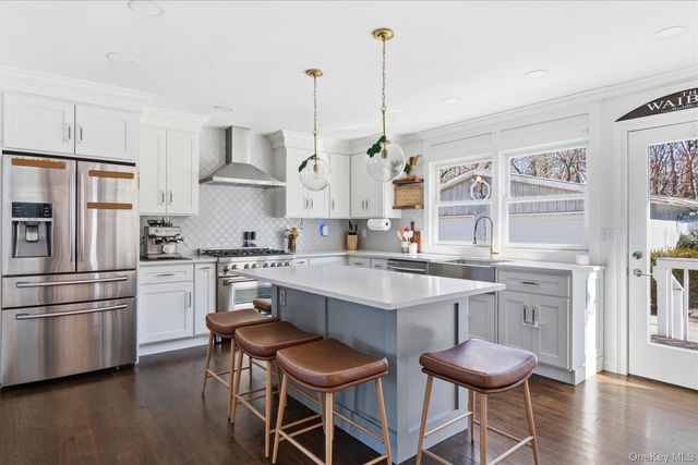 245 Norma Avenue, West Islip, NY 11795