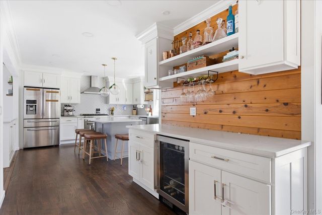 245 Norma Avenue, West Islip, NY 11795