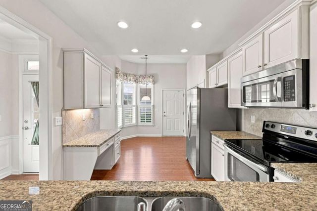 6235 Ivy Stone Way, Hoschton, GA 30548