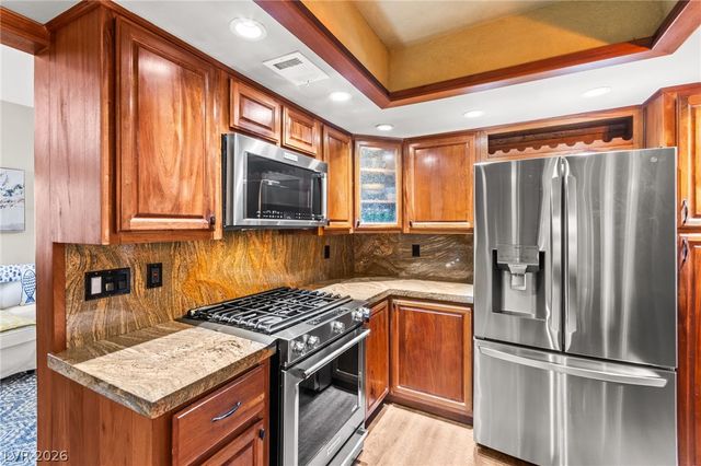 2710 Knightsbridge Road, Henderson, NV 89074