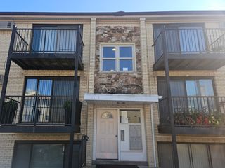 5113 N East River Road 2C, Chicago, IL 60656