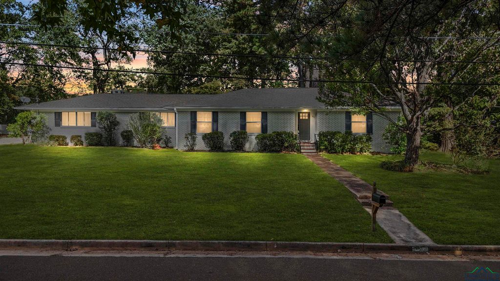 813 Kenwood Ln, Longview, TX 75604