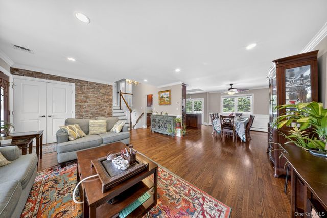 6 Holly Lane, Jericho, NY 11753