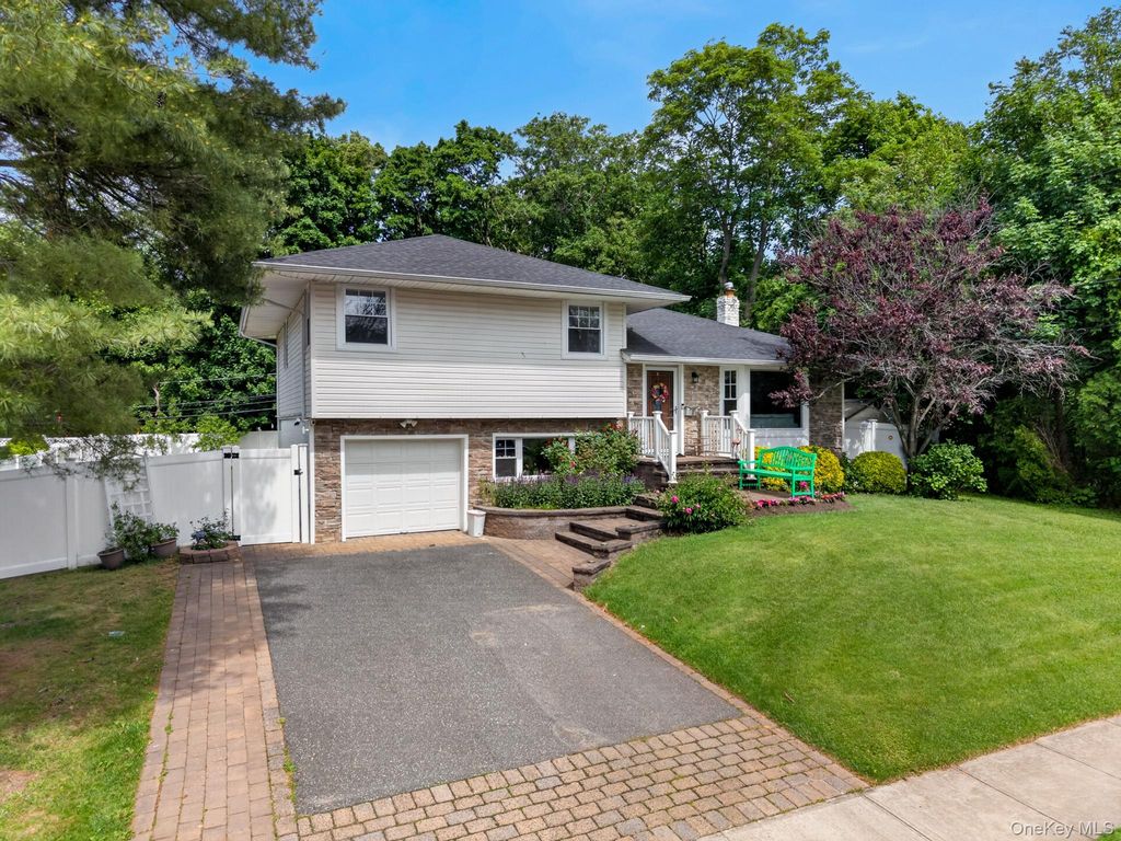 6 Holly Lane, Jericho, NY 11753