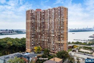 100 Old Palisade Road 1411, Fort Lee, NJ 07024