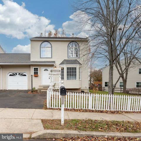 405 NAVAJO DR, Royersford, PA 19468