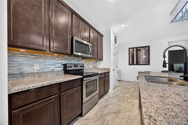 206 Partinico Place, St Peters, MO 63376