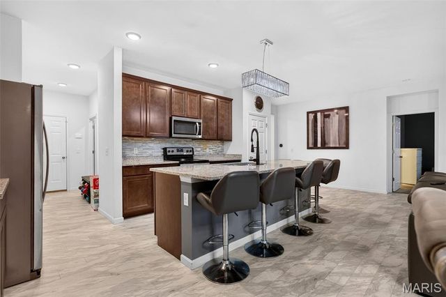 206 Partinico Place, St Peters, MO 63376