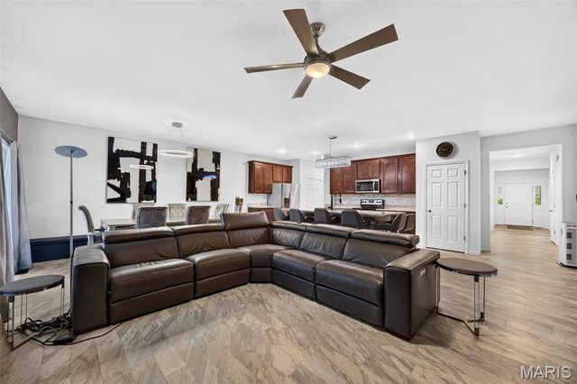 206 Partinico Place, St Peters, MO 63376
