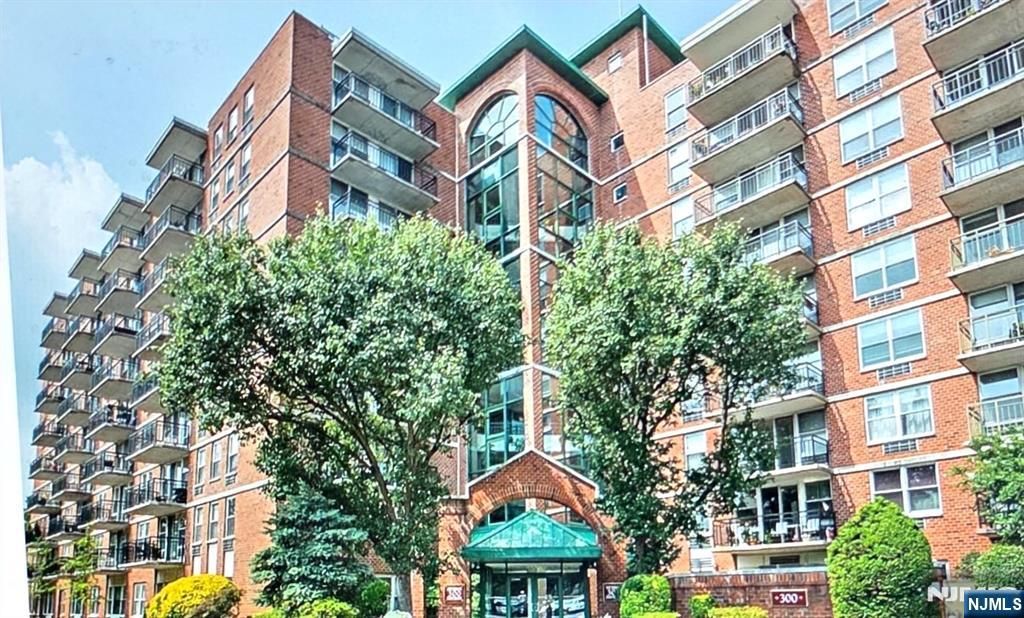 300 Main Street 803, Little Falls, NJ 07424