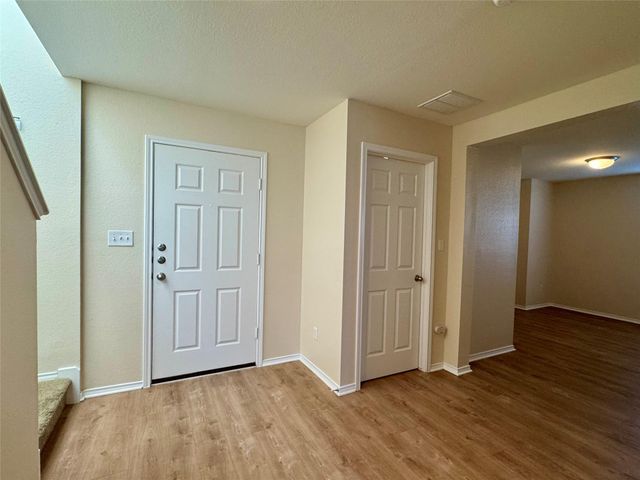 291 Gina DR, Kyle, TX 78640