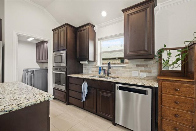 1420 Glade Meadows Drive, Burleson, TX 76058