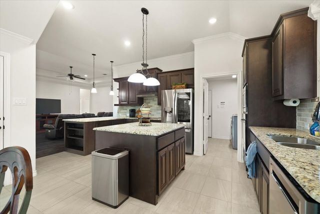 1420 Glade Meadows Drive, Burleson, TX 76058