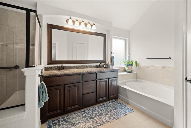 1420 Glade Meadows Drive, Burleson, TX 76058